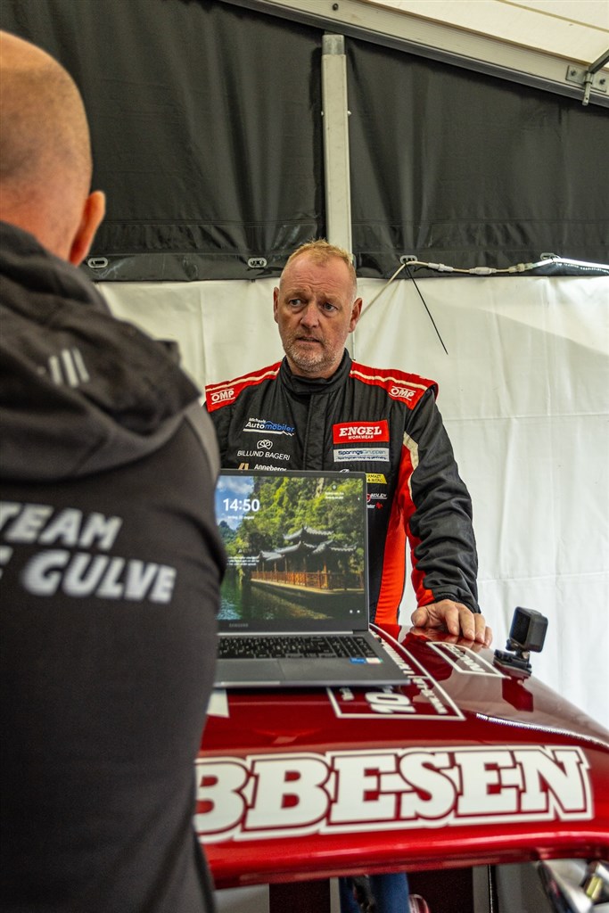 Gennem mange år har Lars Bohnensach Ebbesen arbejdet med sin mekaniker Bjarne Beyer.
(Foto: Grippo)